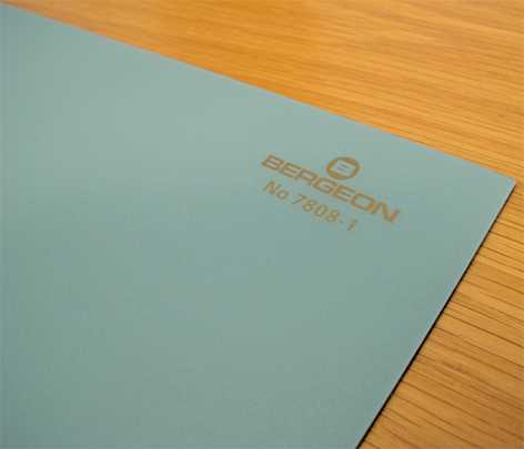 Bergeon 7808 Premium - Green or Black Model Watchmaking Mat - Non-slip surface, 320x240x2mm